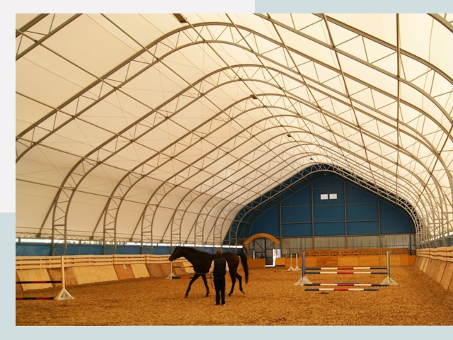 Строительство конных манежей в Ирбите